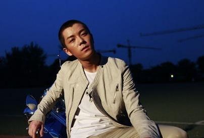 吃瓜娱乐王栎鑫,吃瓜娱乐界的“瓜王” 第2张 吃瓜娱乐王栎鑫,吃瓜娱乐界的“瓜王” 第2张